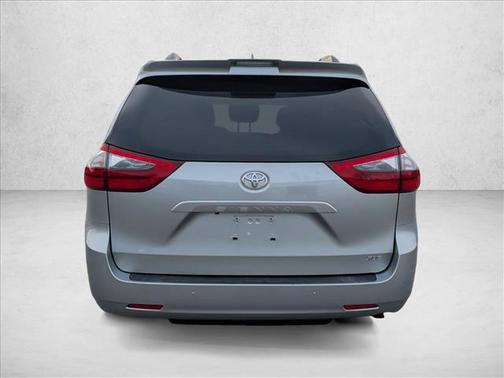 2020 Toyota Sienna XLE Premium