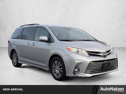 2020 Toyota Sienna XLE Premium