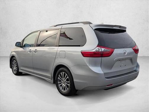 2020 Toyota Sienna XLE Premium