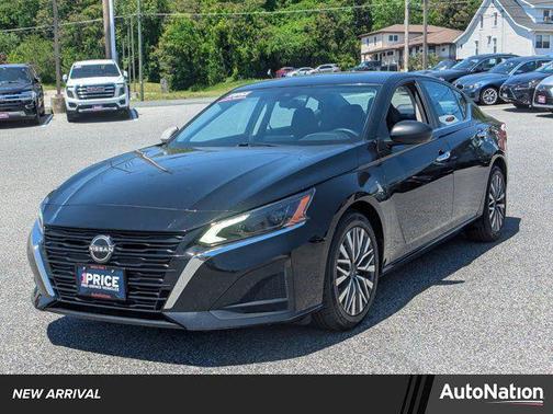 Super Black 2024 Nissan Altima 2.5 SV