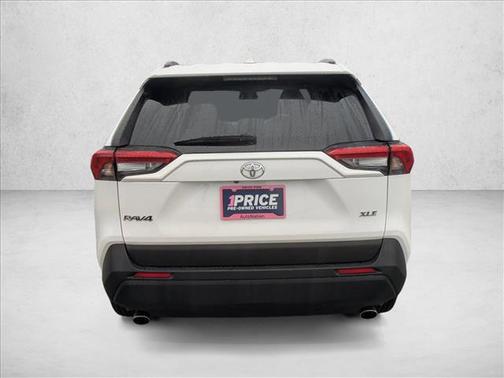 Ice Cap 2025 Toyota RAV4 XLE