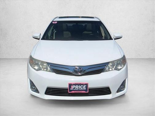 White 2013 Toyota Camry XLE