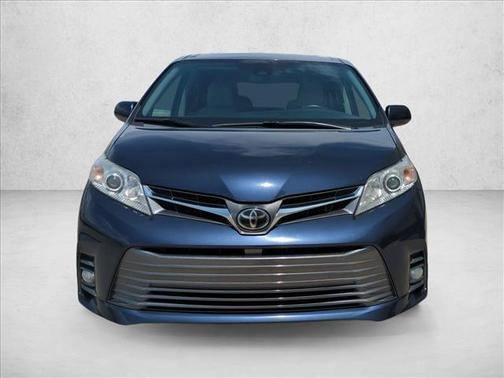 Parisian Night Pearl 2020 Toyota Sienna XLE