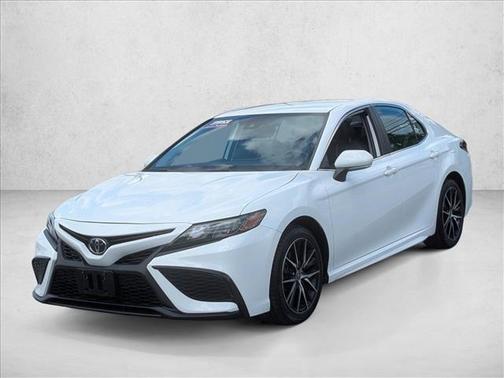 Ice Cap 2024 Toyota Camry SE
