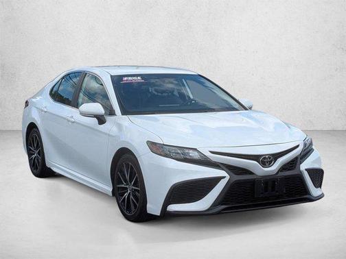 Ice Cap 2024 Toyota Camry SE