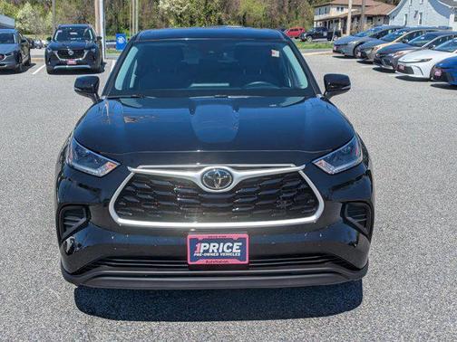 Midnight Black Metallic 2021 Toyota Highlander L