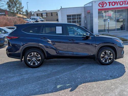 2025 Toyota Highlander XLE