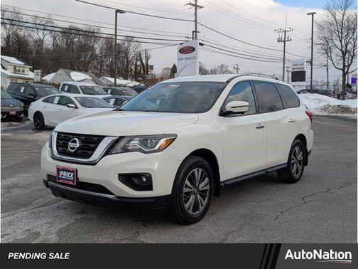 2017 Nissan Pathfinder SL