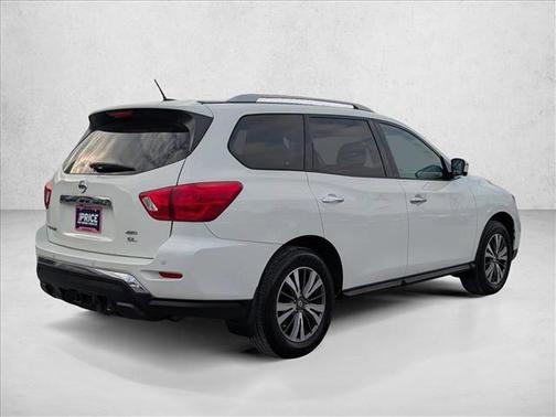 2017 Nissan Pathfinder SL