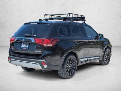 Labrador Black Metallic 2019 Mitsubishi Outlander ES