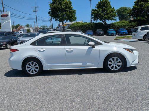 Ice Cap 2024 Toyota Corolla LE