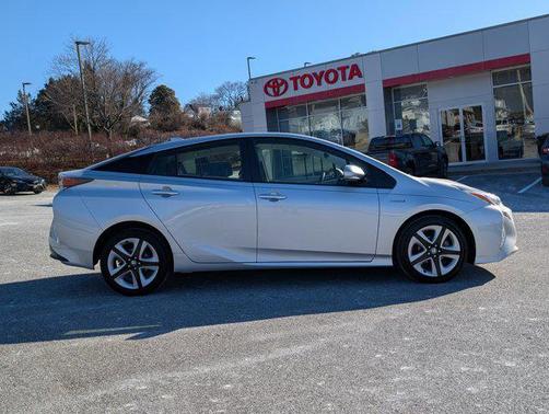 2016 Toyota Prius Three Touring