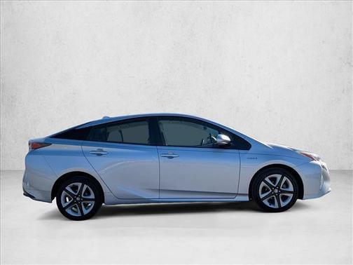 2016 Toyota Prius Three Touring