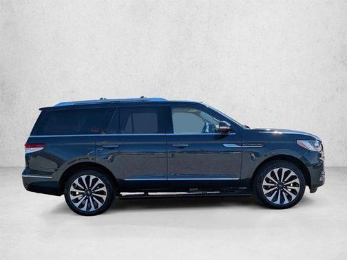Flight Blue Metallic Clearcoat 2024 Lincoln Navigator Reserve