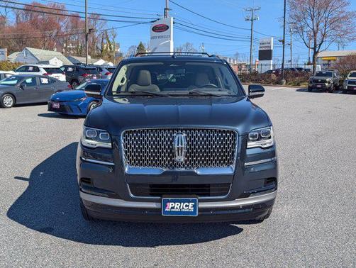 Flight Blue Metallic Clearcoat 2024 Lincoln Navigator Reserve