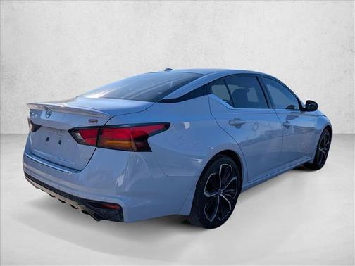 2023 Nissan Altima SR FWD