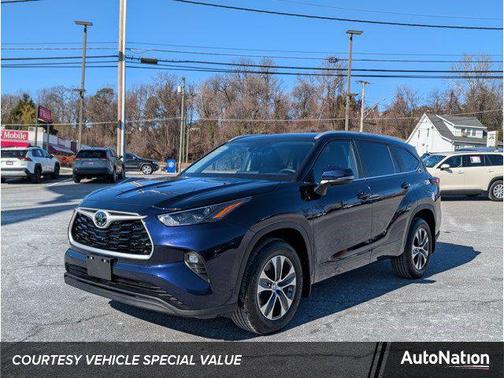 2025 Toyota Highlander XLE