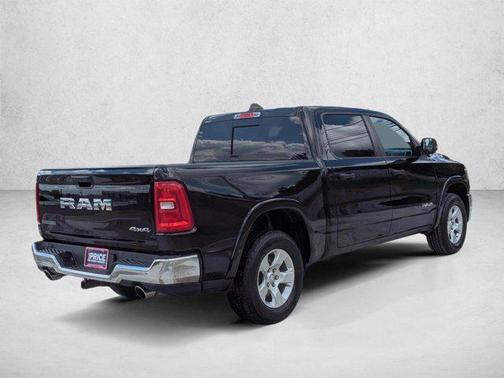 Diamond Black Crystal Pearlcoat 2025 RAM 1500 Big Horn/Lone Star