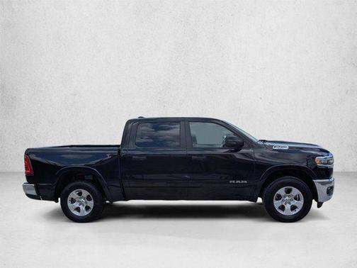 Diamond Black Crystal Pearlcoat 2025 RAM 1500 Big Horn/Lone Star