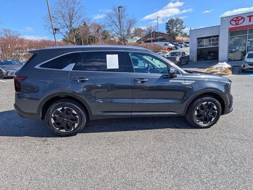 2024 Kia Sorento S