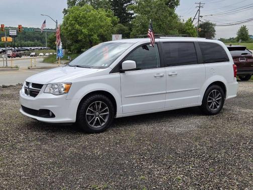 White Knuckle Clearcoat 2017 Dodge Grand Caravan SXT