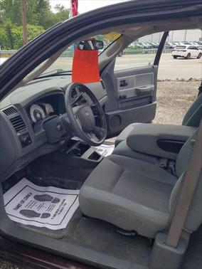 2005 Dodge Dakota ST Club Cab