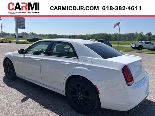Bright White Clearcoat 2022 Chrysler 300 Touring L