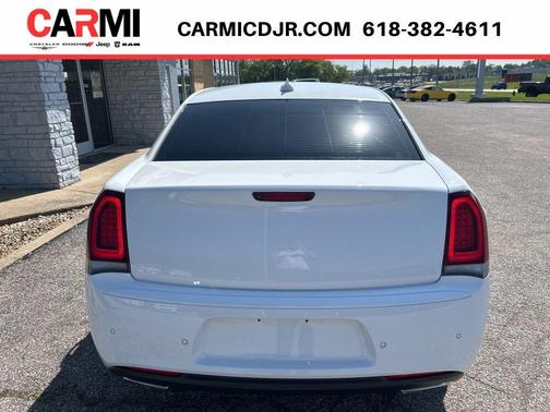 Bright White Clearcoat 2022 Chrysler 300 Touring L