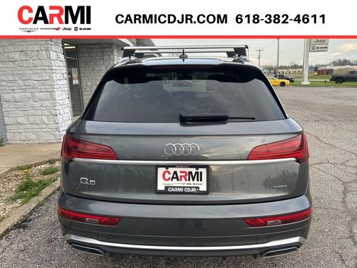 Daytona Gray Pearl Effect 2023 Audi Q5 45 S line quattro Premium