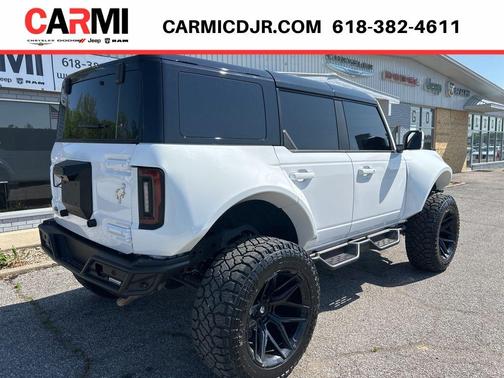 Oxford White 2024 Ford Bronco Badlands