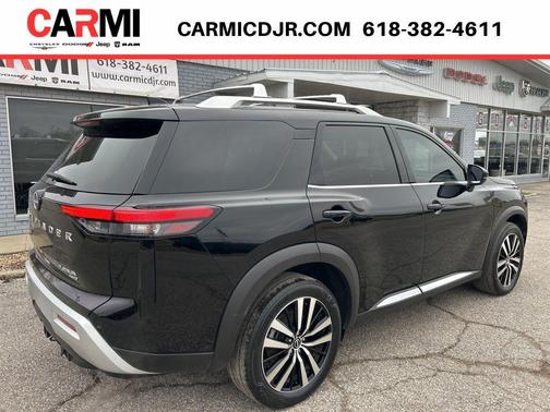 2023 Nissan Pathfinder Platinum