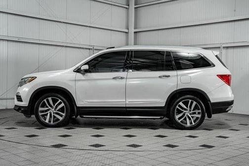 Photo 4 of 52 of 2016 Honda Pilot Touring