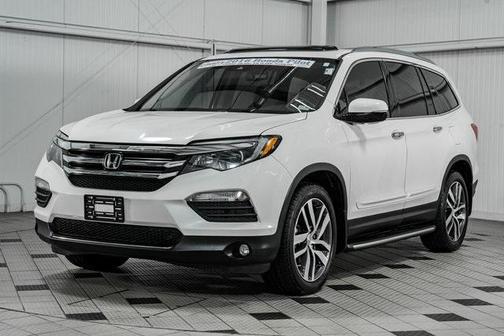 Photo 3 of 52 of 2016 Honda Pilot Touring