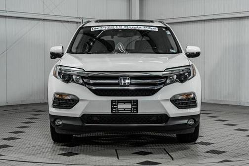 Photo 2 of 52 of 2016 Honda Pilot Touring