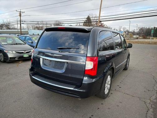 2013 Chrysler Town & Country Touring