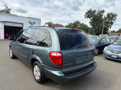 2005 Dodge Grand Caravan SE