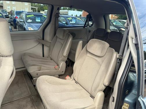 2005 Dodge Grand Caravan SE