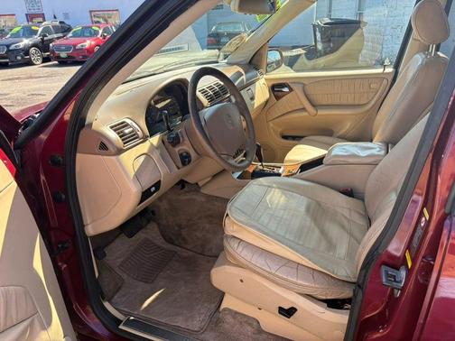 Maroon 2002 Mercedes-Benz M-Class Base