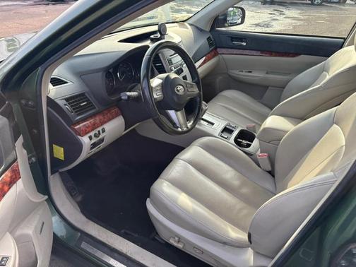 2010 Subaru Outback 2.5i Limited