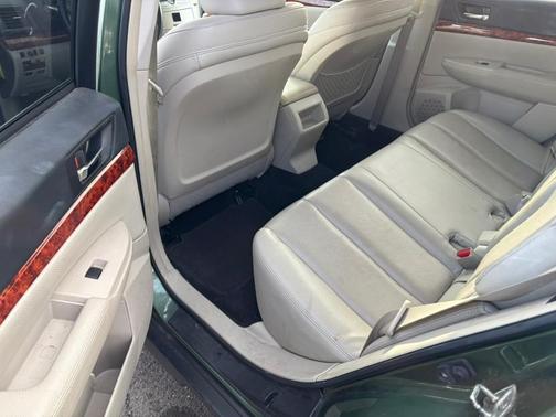 2010 Subaru Outback 2.5i Limited
