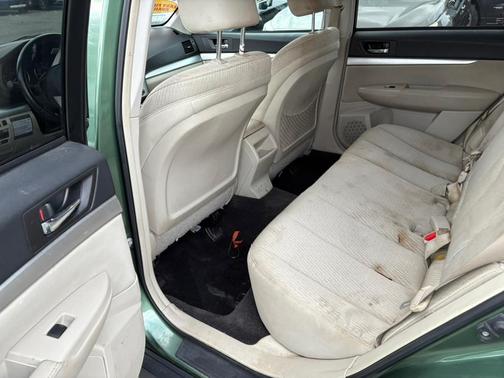 2010 Subaru Outback 2.5i Premium