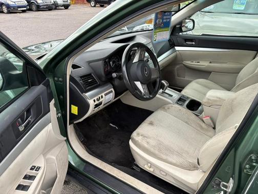 2010 Subaru Outback 2.5i Premium