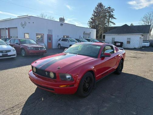 2007 Ford Mustang Deluxe