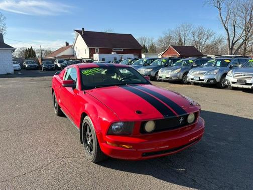 2007 Ford Mustang Deluxe