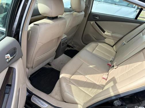 2010 Nissan Altima 3.5 SR