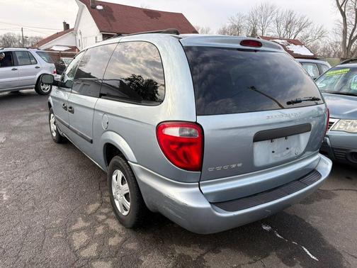 2005 Dodge Grand Caravan SE