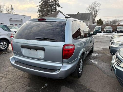 2005 Dodge Grand Caravan SE