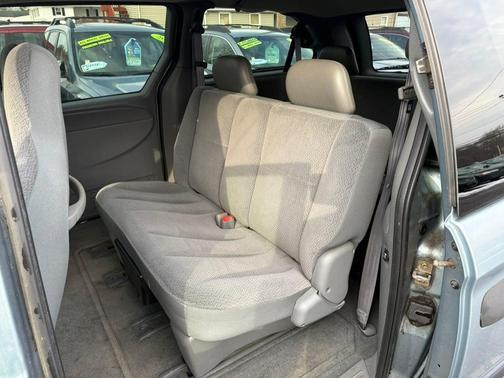 2005 Dodge Grand Caravan SE