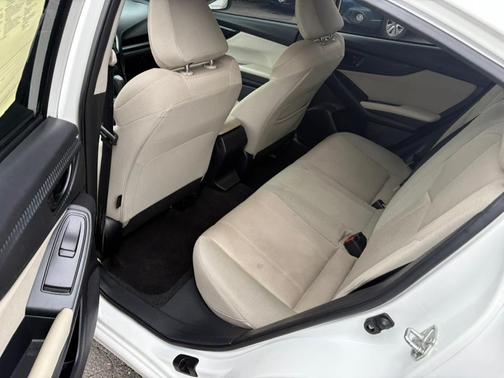 2017 Subaru Impreza 2.0i