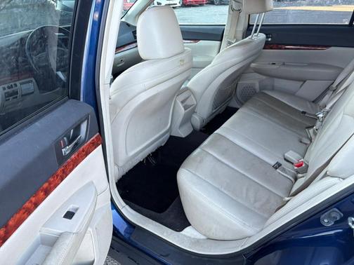 2010 Subaru Outback 2.5i Limited